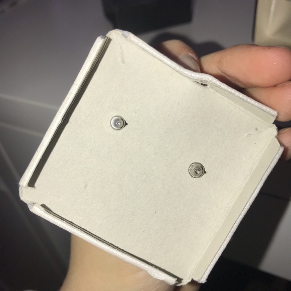 earrings - Picture 3 of 3